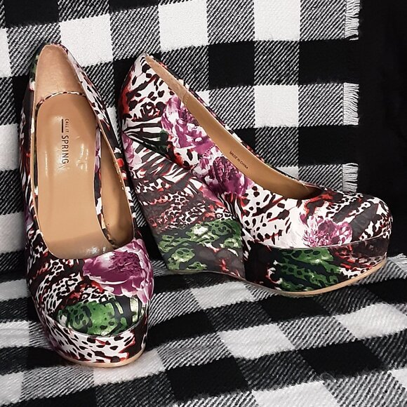 🌸8 Women's Floral Platform Wedges - Call It Spring🌸 - Picture 1 of 10